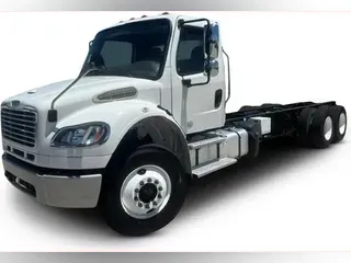 2018 Freightliner Business Class M2 106