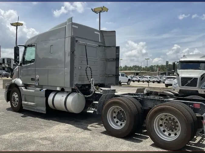 2026 VOLVO VNR64T640