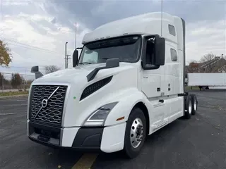 2021 VOLVO VNL64T760