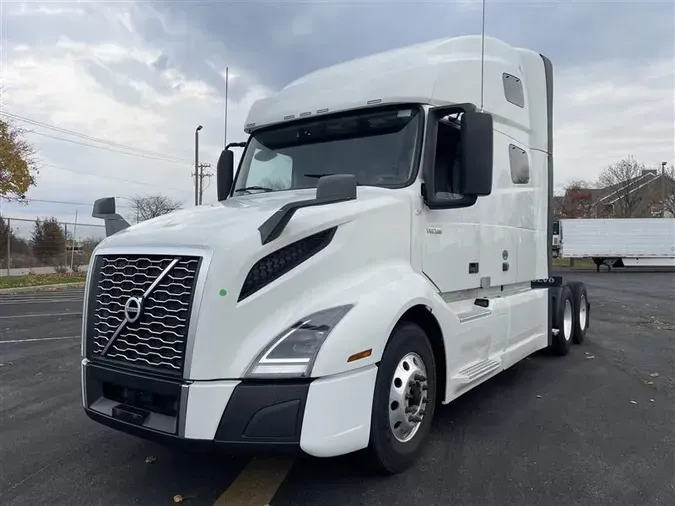 2021 VOLVO VNL64T7606c46b4c943d4ca7e895b192731cec70c