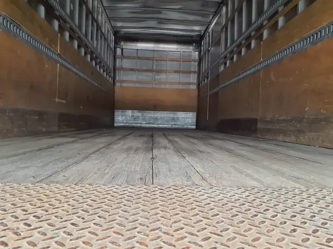 2017 FREIGHTLINER M2 106