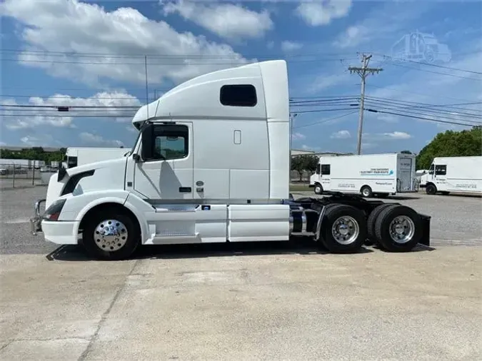 2018 VOLVO VNL64T670