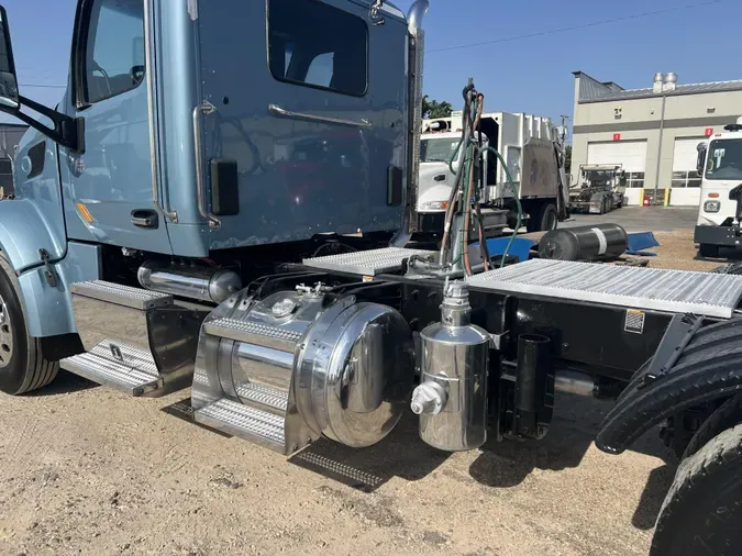 2021 Peterbilt 567