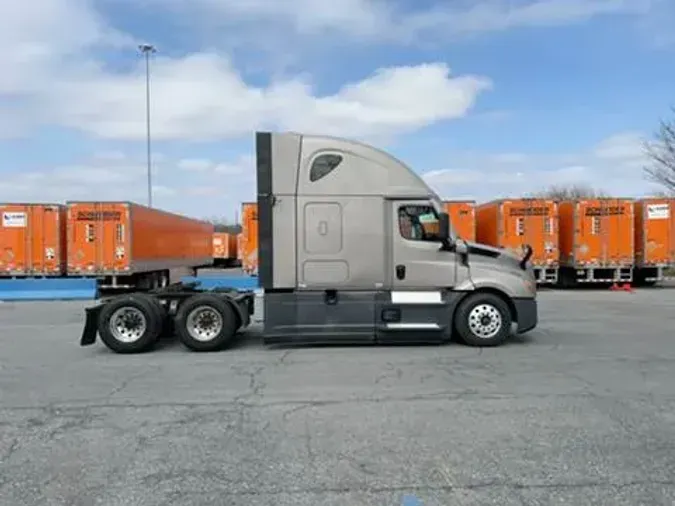 2021 Freightliner Cascadia