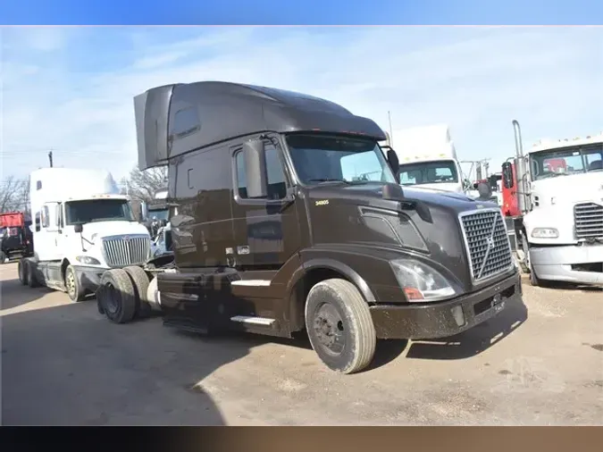 2015 VOLVO VNL42T670