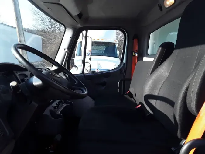 2019 FREIGHTLINER/MERCEDES M2 106
