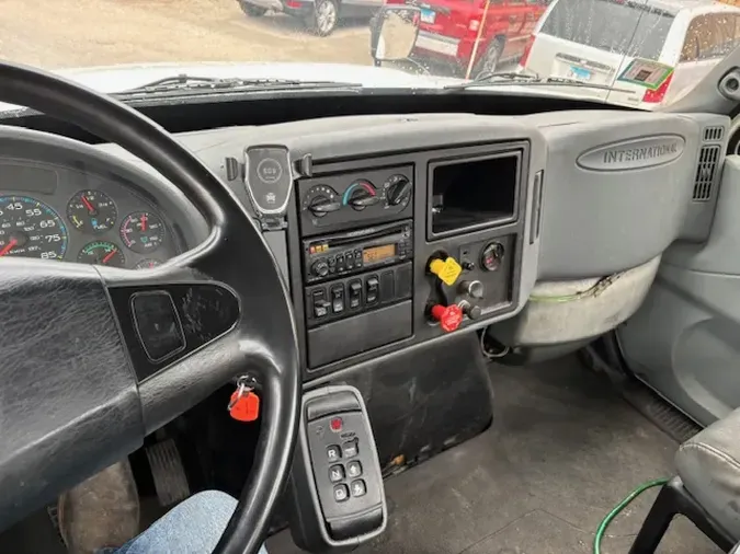 2004 INTERNATIONAL 4400