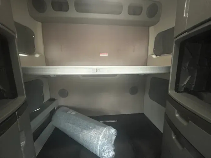 2021 Volvo VNL 860