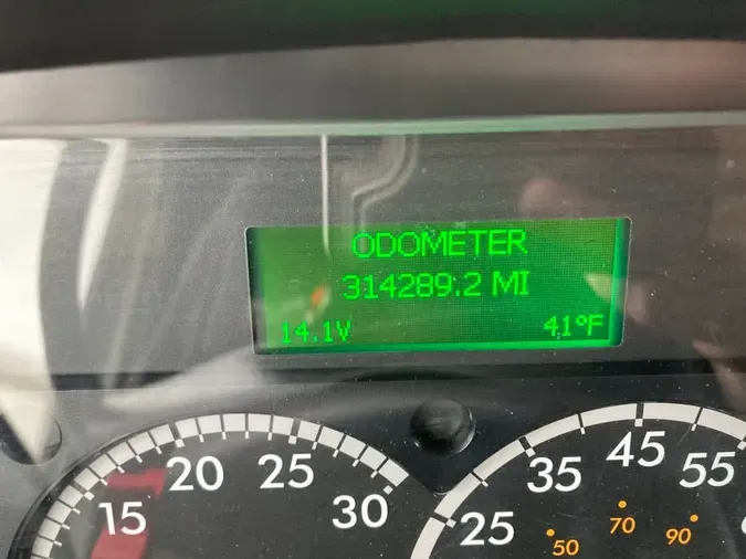 2014 FREIGHTLINER/MERCEDES M2 106