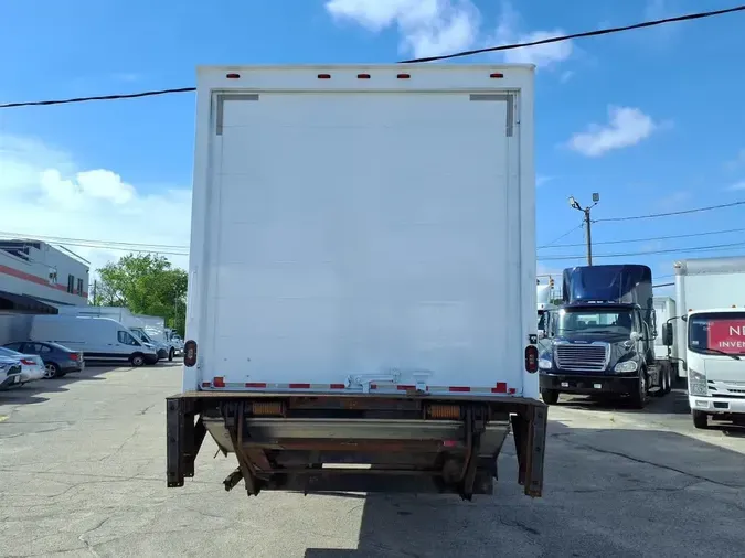2018 FREIGHTLINER M2 106