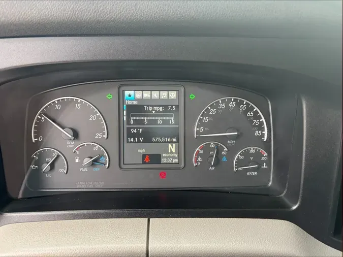 2020 Freightliner Cascadia 126