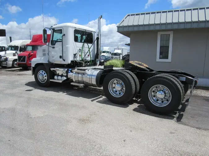 2025 MACK AN64T