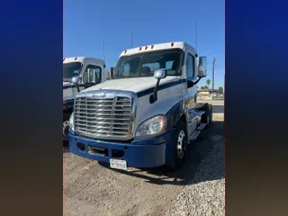 2018 FREIGHTLINER/MERCEDES CASCADIA 125