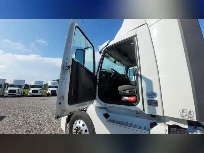 2019 Volvo VNL300