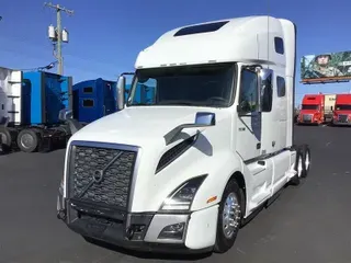 2019 VOLVO VNL760