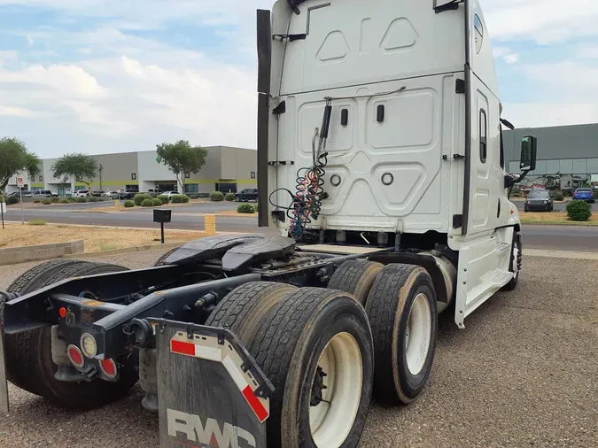 2018 FREIGHTLINER/MERCEDES CASCADIA 125