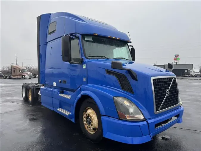 2013 VOLVO VNL670