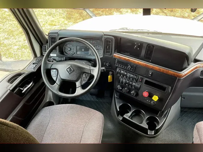 2022 INT LT625 6x4