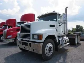 2015 MACK PINNACLE CHU613