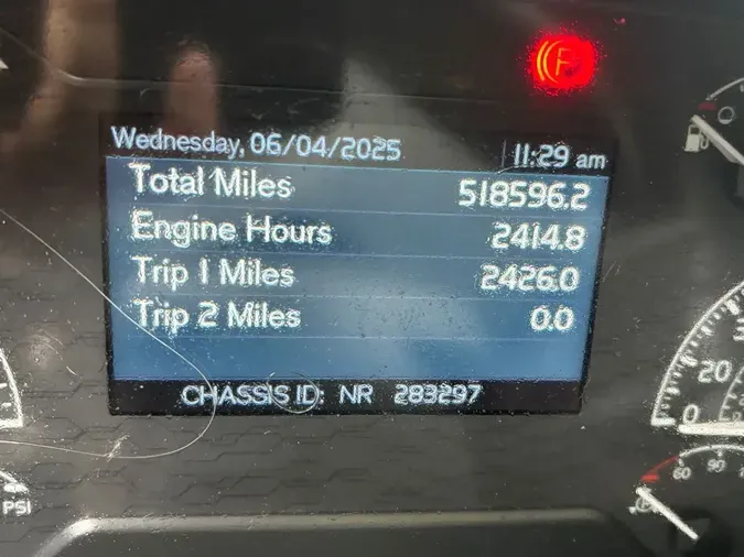 2022 VOLVO VNL64T860