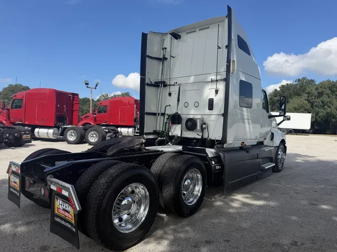 2022 International LT625