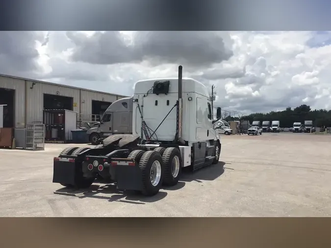2021 Freightliner Cascadia 126