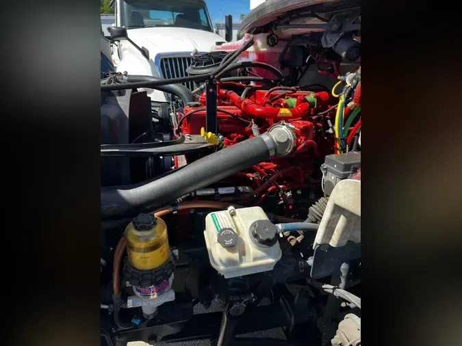 2018 FREIGHTLINER/MERCEDES M2 106