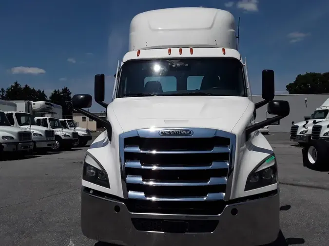 2021 FREIGHTLINER/MERCEDES CASCADIA PX11664ST
