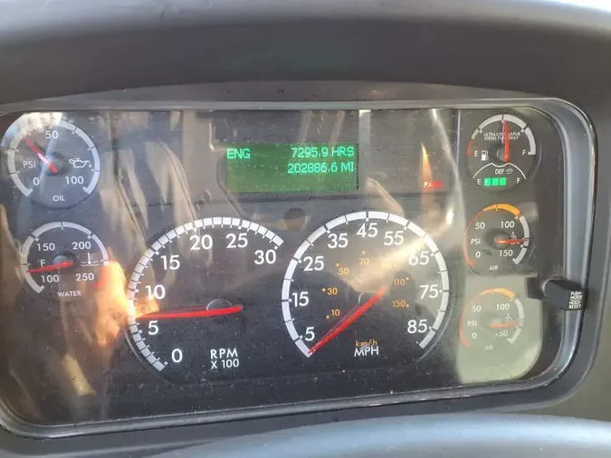 2016 FREIGHTLINER/MERCEDES M2 106