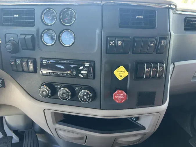 2022 Peterbilt 579
