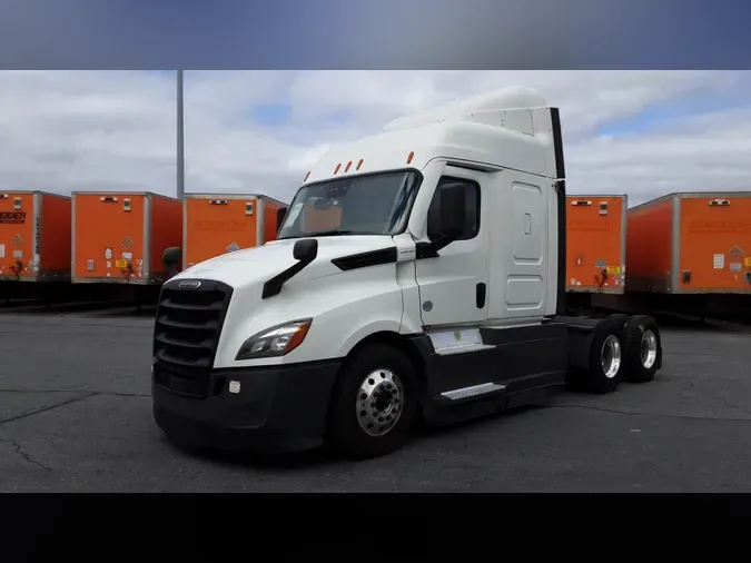 2021 Freightliner Cascadia 126