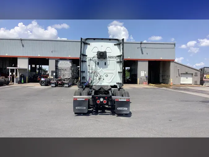 2022 Freightliner Cascadia 126