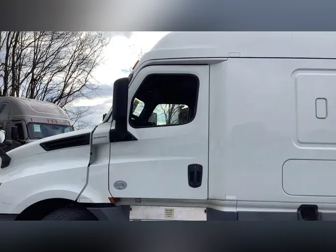 2020 Freightliner Cascadia 1266c8dad080014c63c96392930ef1e114d