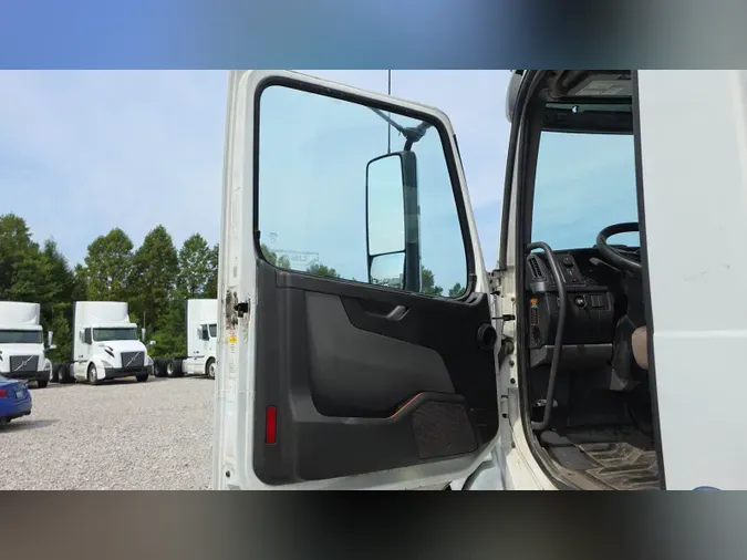 2019 Volvo VNL300