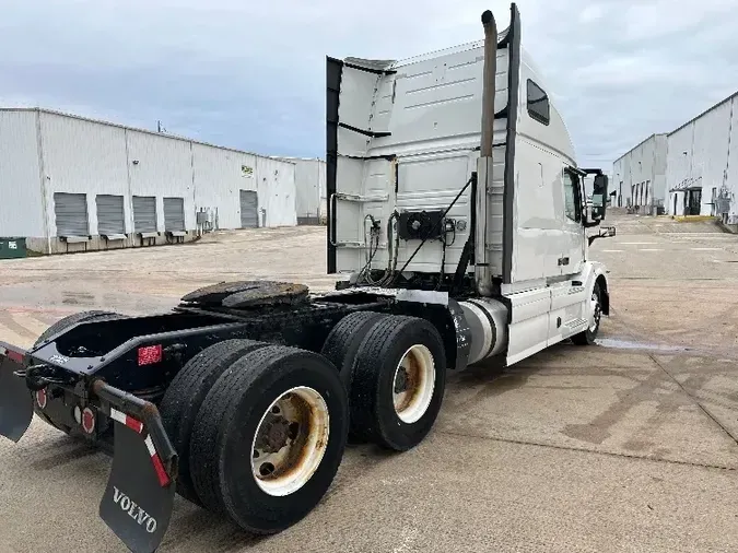 2016 Volvo VNL64670