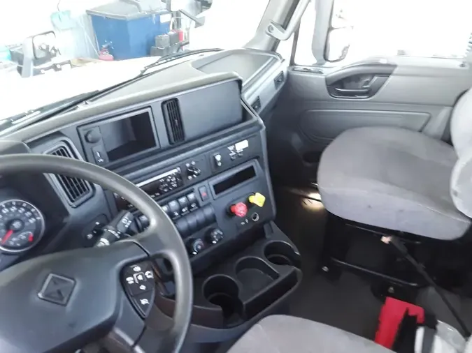 2020 NAVISTAR INTERNATIONAL LT625 DAYCAB T/A
