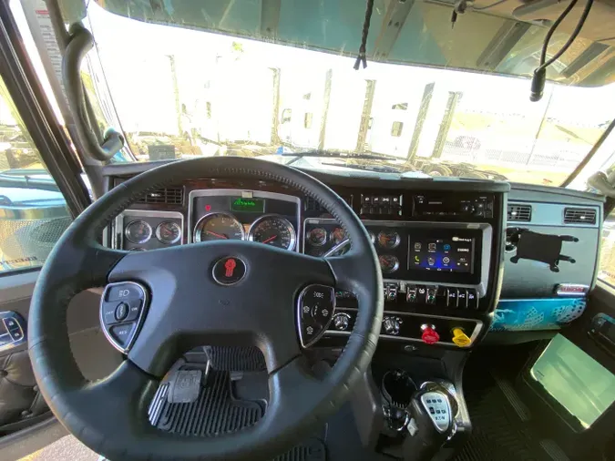 2021 Kenworth W900L