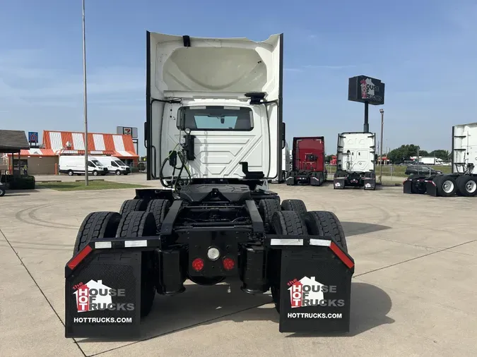2020 International LT625