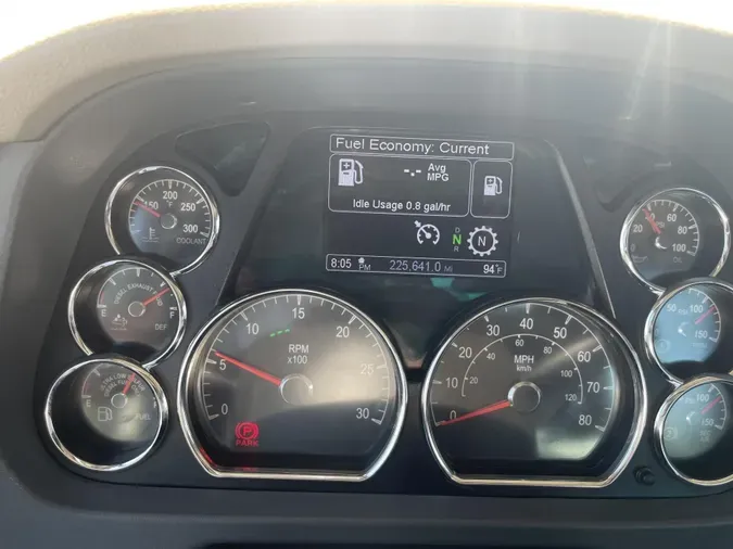 2022 Peterbilt 567