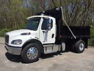 2022 Freightliner M2106