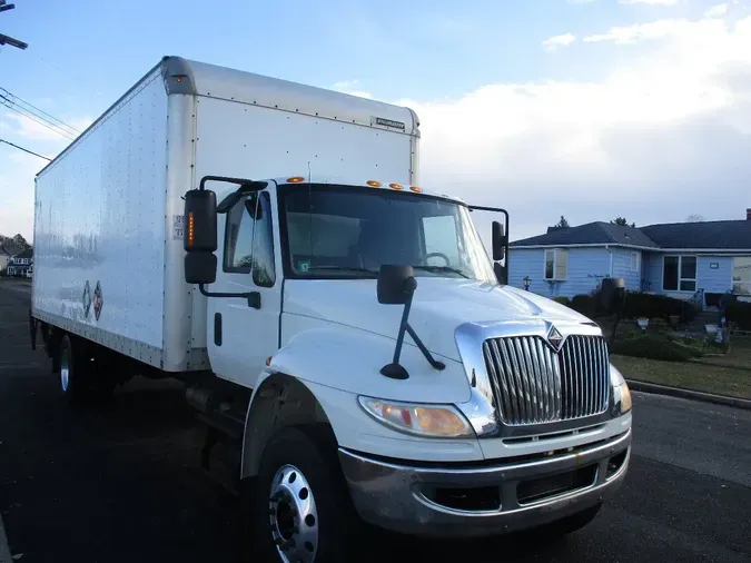 2017 INTERNATIONAL 4300