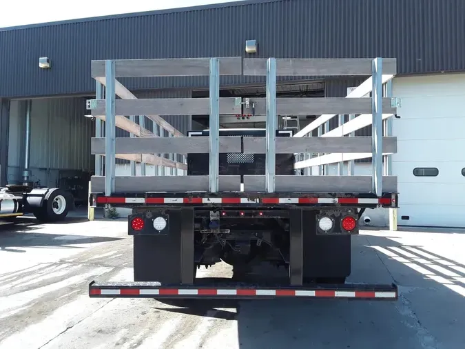 2019 FREIGHTLINER M2 106