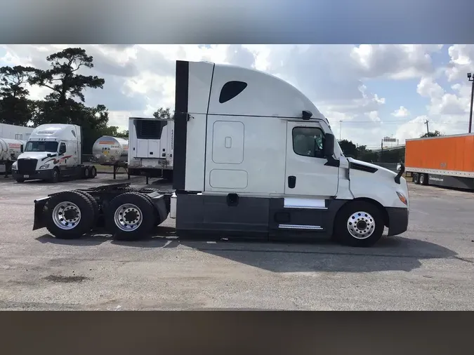 2022 Freightliner Cascadia 1266c993ad9c7d12989b76022a41d8f0a75