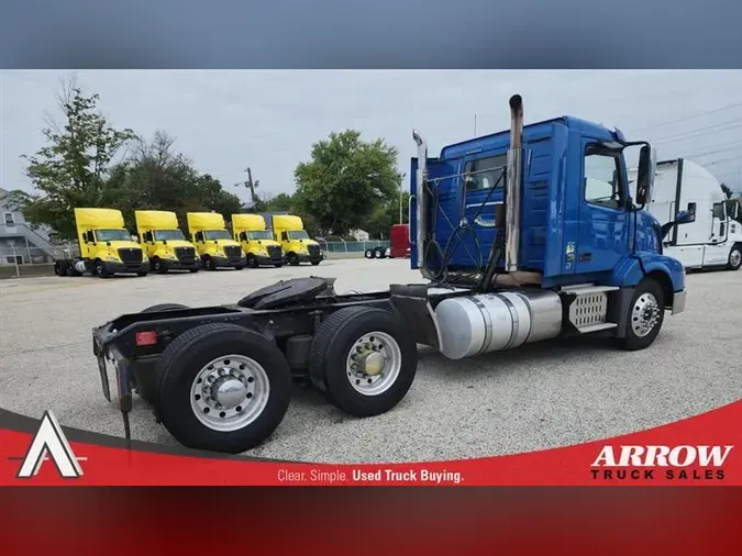 2017 VOLVO VNL300