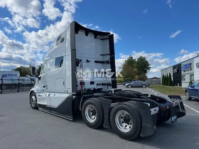 2025 VOLVO VNL64T860