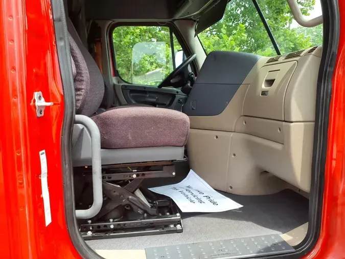 2020 FREIGHTLINER CASCADIA 125