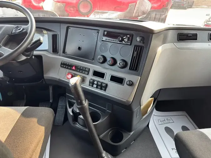 2021 FREIGHTLINER Cascadia 126