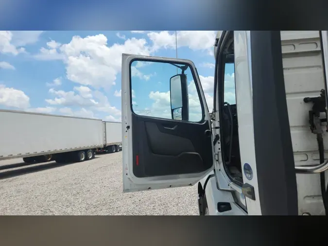 2019 Volvo VNL300