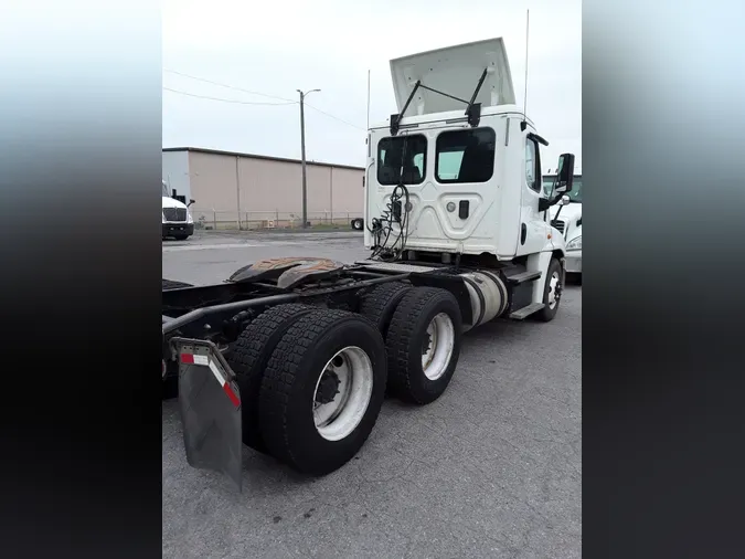 2017 FREIGHTLINER/MERCEDES CASCADIA 125