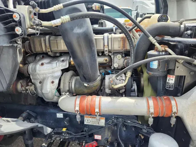 2021 FREIGHTLINER CASCADIA CA126